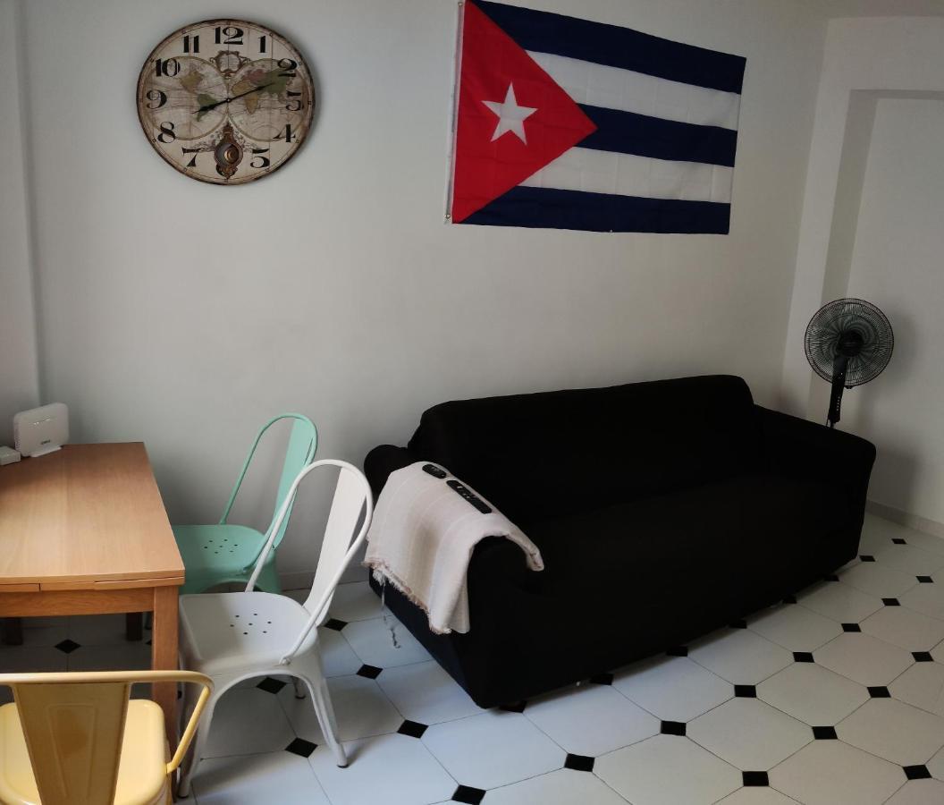 El Rinconcito Cubano En El Centro Leilighet Almería Eksteriør bilde